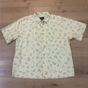 Men’s Eddie Bauer Button Up XL Looks New